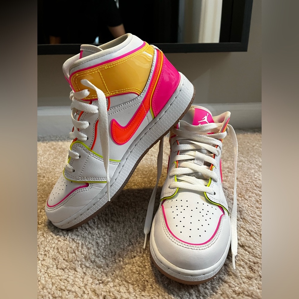 Youth Girls 5.5Y- Women’s 7 Neon Jordan 1 Mids